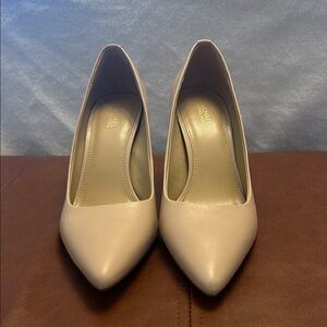 Michael Michale Kors Nude Pump Size 7